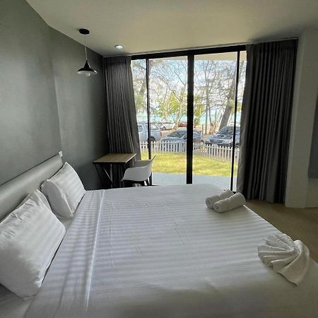 Phuket Muay Thai Hotel Rawai Beach Exteriör bild
