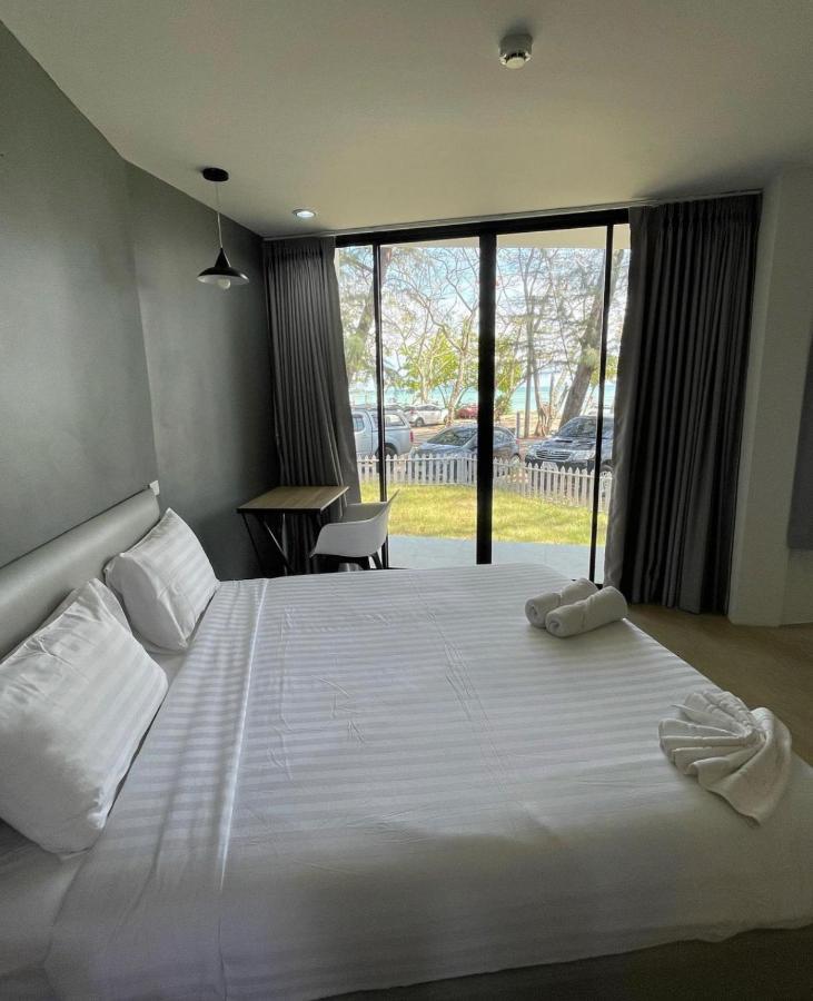 Phuket Muay Thai Hotel Rawai Beach Exteriör bild