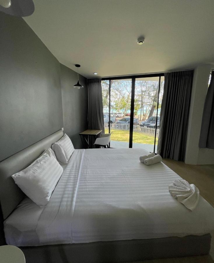 Phuket Muay Thai Hotel Rawai Beach Exteriör bild