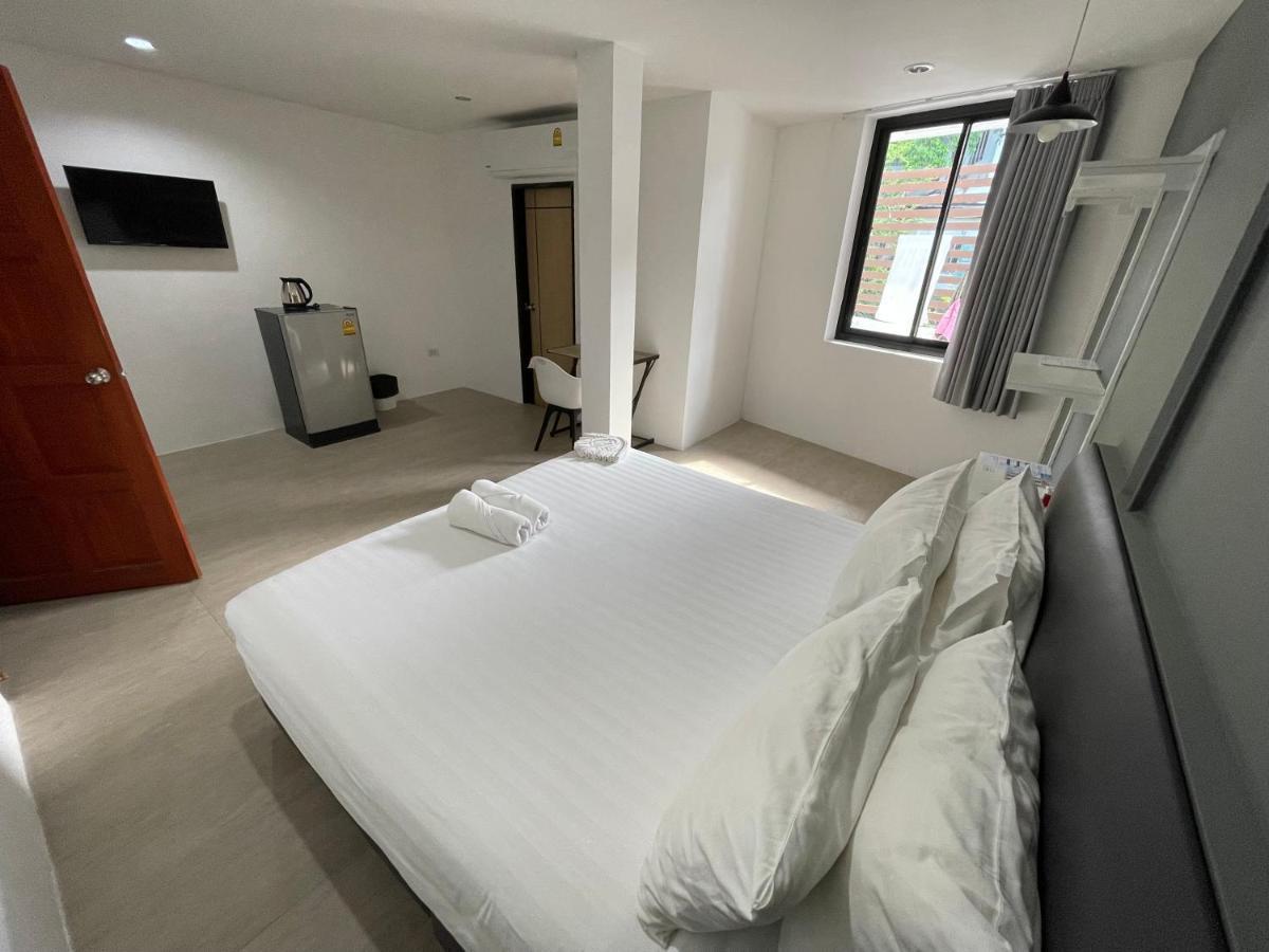 Phuket Muay Thai Hotel Rawai Beach Exteriör bild