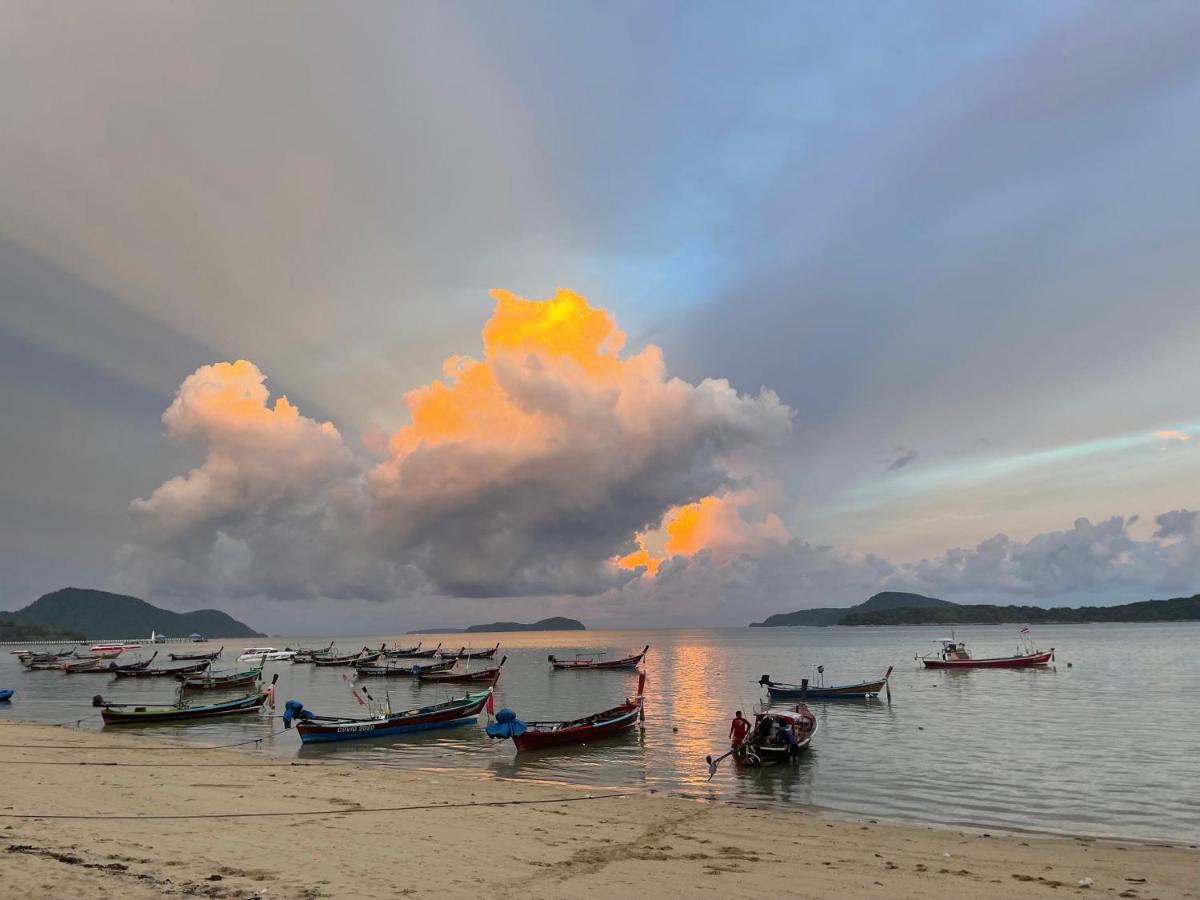 Phuket Muay Thai Hotel Rawai Beach Exteriör bild